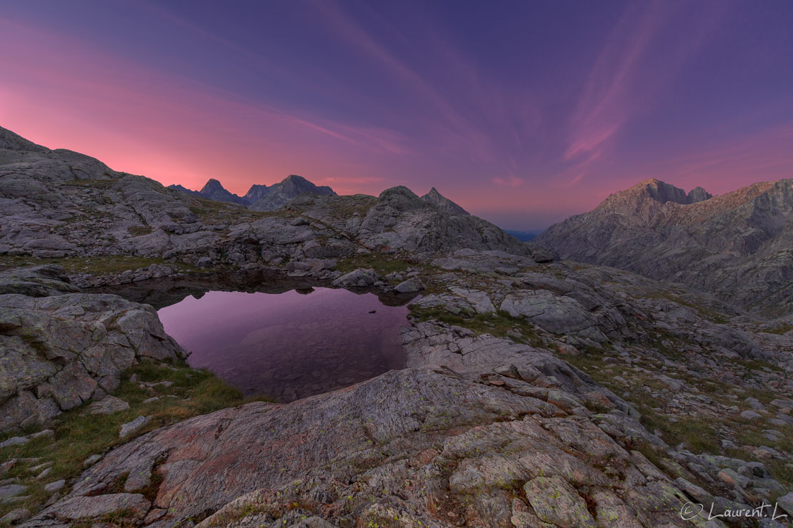 Petit matin  |  20,0 s à f/7,1 - 100 ISO - 15 mm  |  03/09/2016 - 06:25  |  44°6'46" N 7°24'24" E  |  2545 m