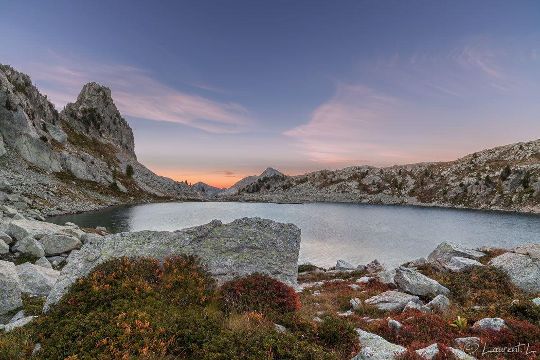 Avant le soleil  |  0,3 s à f/11 - 100 ISO - 21 mm  |  26/09/2014 - 07:23  |  44°9'33" N 7°14'14" E  |   m