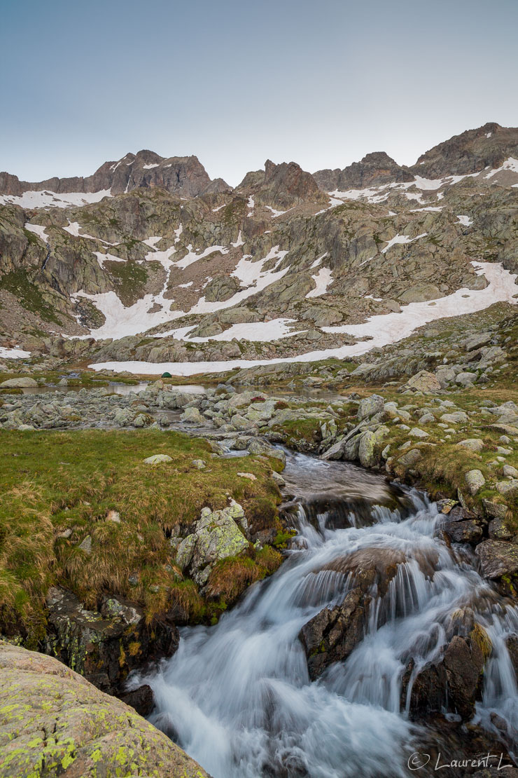 Fonte de printemps  |  1/6 s à f/9,0 - 100 ISO - 21 mm  |  06/07/2014 - 06:53  |  44°6'33" N 7°22'24" E  |  2355 m