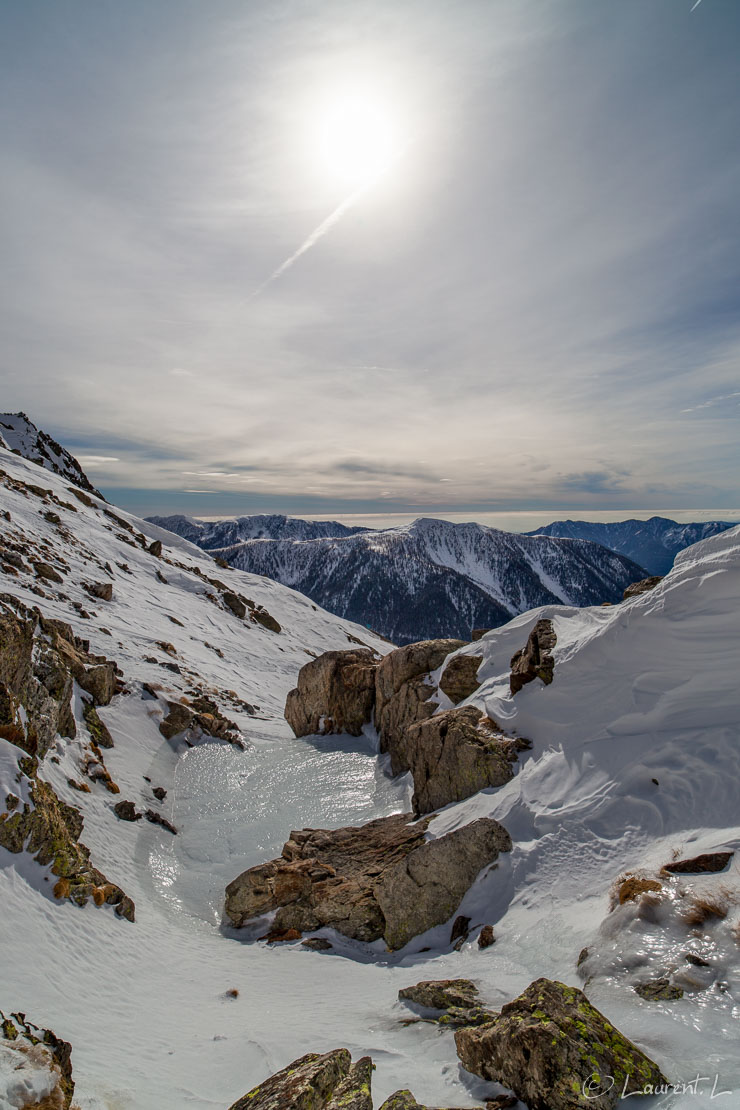Verrou du lac du Mercantour  |  1/250 s à f/9,0 - 100 ISO - 21 mm  |  27/01/2013 - 12:20  |  44°8'22" N 7°17'24" E  |  2460 m