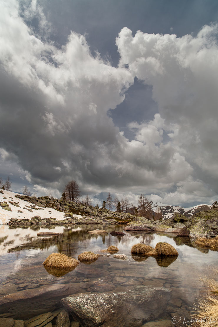 Miroir  |  1/60 s à f/11 - 100 ISO - 21 mm  |  02/06/2013 - 13:49  |  44°3'30" N 7°24'35" E  |  2158 m