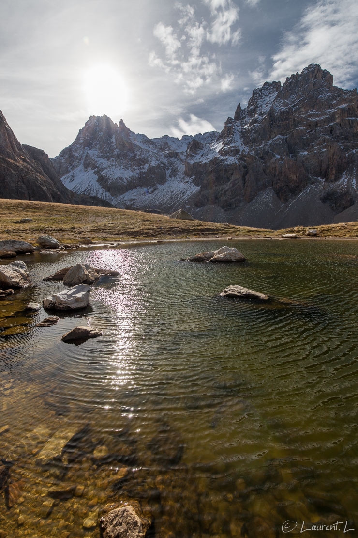 Lac de Chillol et aiguille de Chambeyron  |  1/250 s à f/9,0 - 100 ISO - 15 mm  |  26/10/2015 - 11:16  |  44°33'56" N 6°50'15" E  |  2463 m