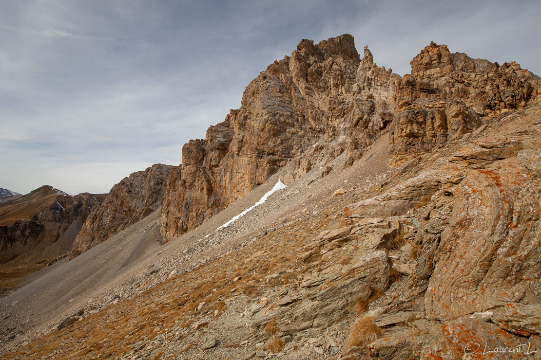 Tête de Sautron depuis son col éponyme  |  1/200 s à f/9,0 - 100 ISO - 15 mm  |  25/10/2015 - 13:17  |  44°28'43" N 6°52'52" E  |  2688 m