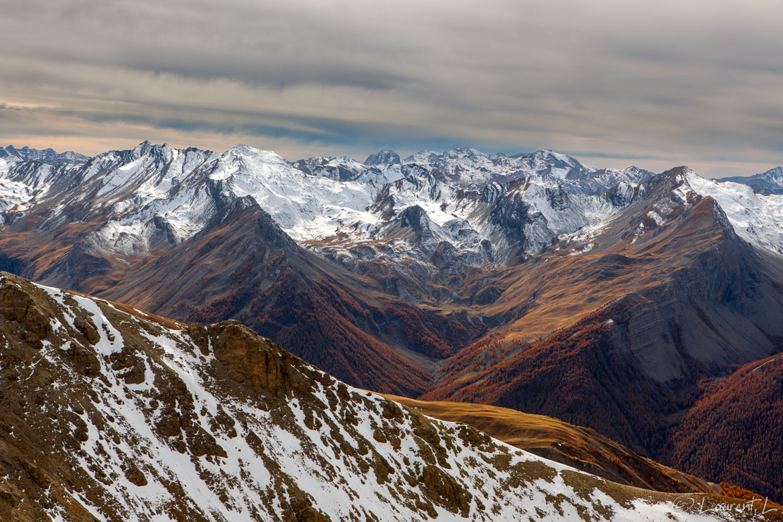 Depuis la cime de la Coste du Col, vers l'ouest  |  1/100 s à f/7,1 - 100 ISO - 65 mm  |  25/10/2015 - 14:11  |  44°28'32" N 6°53'10" E  |  2840 m