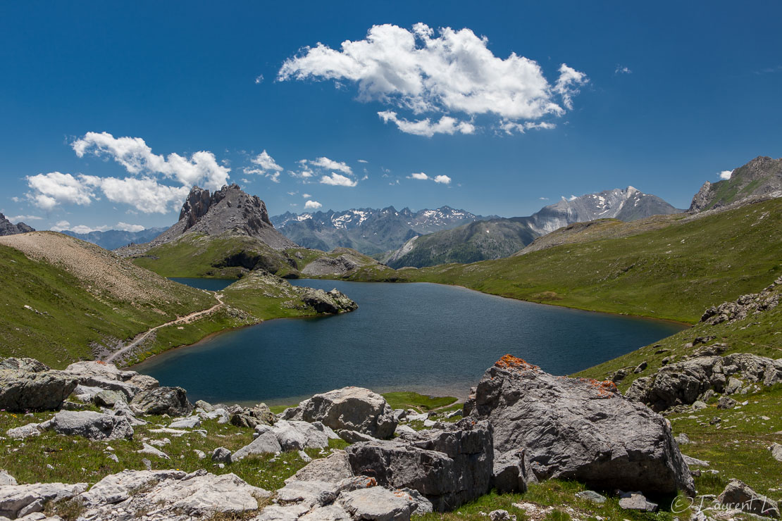 Eté sur le lac de Roburent  |  1/50 s à f/9,0 - 100 ISO - 34 mm  |  07/07/2016 - 13:32  |  44°25'33" N 6°56'7" E  |  2480 m