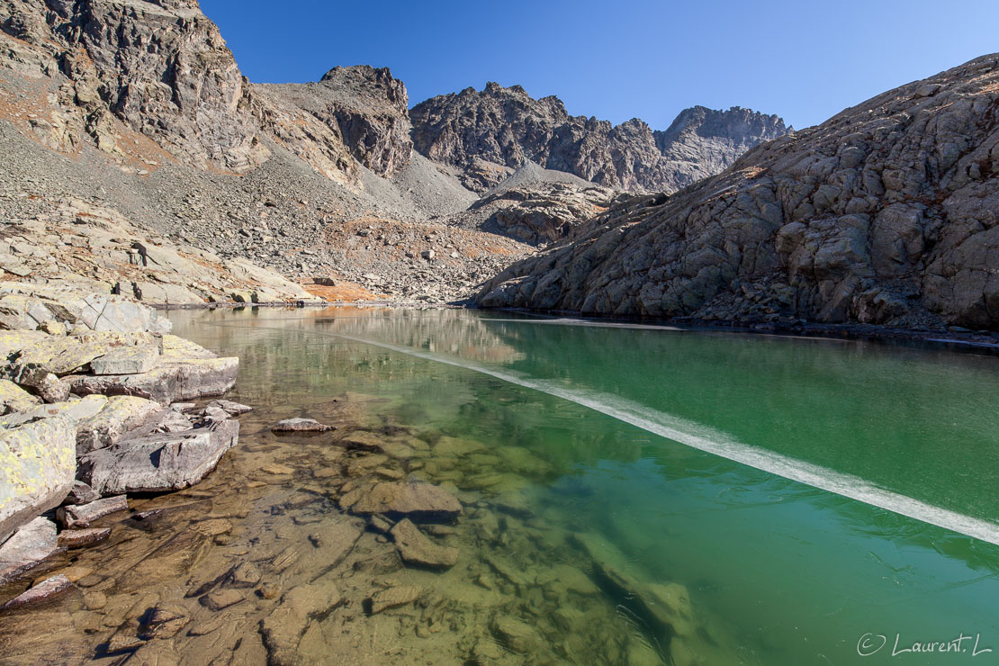 Banquise sur le lac Porcerioles  |  1/80 s à f/9,0 - 100 ISO - 15 mm  |  31/10/2017 - 12:36  |  44°41'40" N 7°3'49" E  |  2635 m