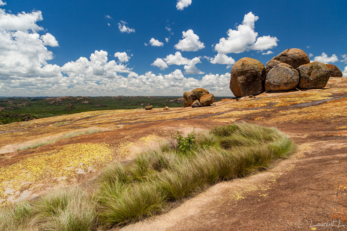 Malindidzimu ou colline des esprits (Matobo National Park)  |  1/60 s à f/9,0 - 100 ISO - 21 mm  |  28/12/2010 - 12:14  |  20°29'38" S 28°30'50" E  |  1409 m