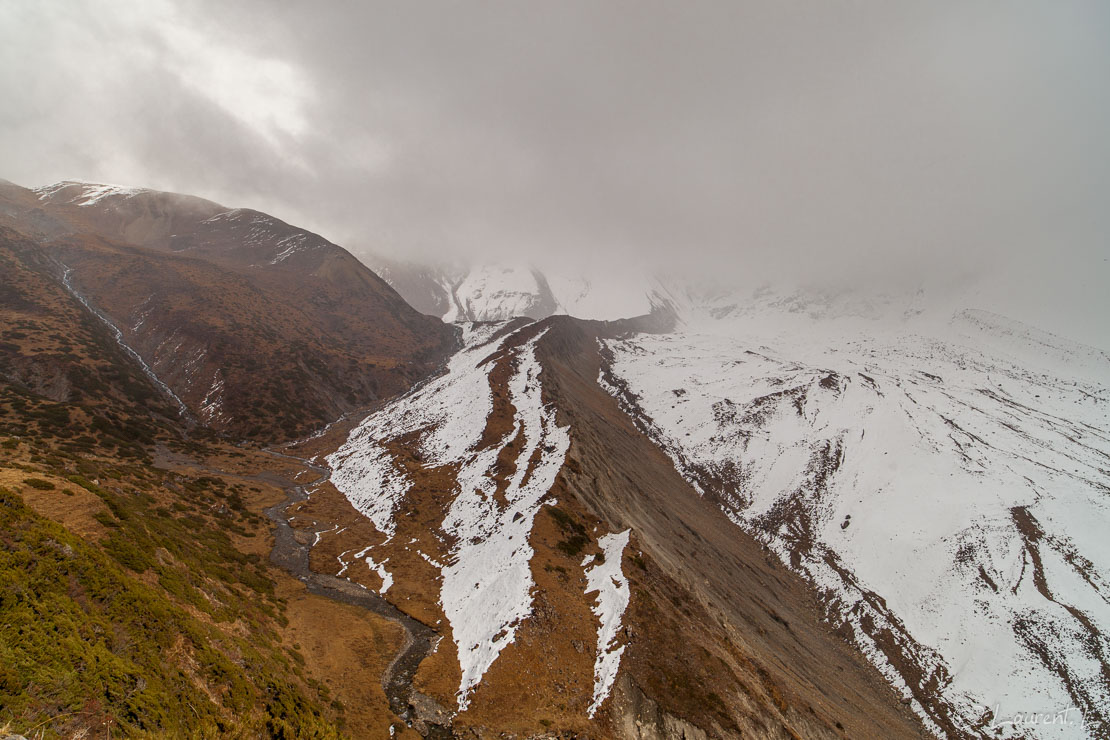 Vers la frontière du Tibet, le Samdo Glacier  |  1/60 s à f/8,0 - 100 ISO - 21 mm  |  31/10/2013 - 15:02  |  28°39'9" N 84°39'0" E  |  4215 m