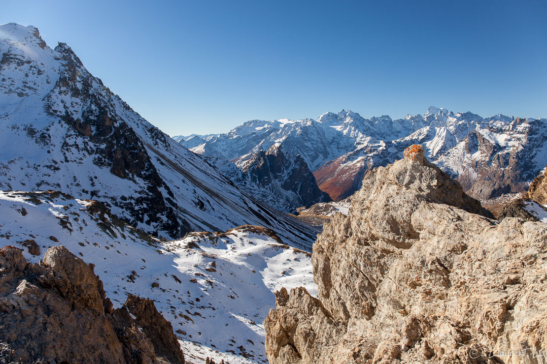 Depuis le col des Béraudes  |  1/50 s à f/9,0 - 100 ISO - 24 mm  |  30/10/2016 - 11:38  |  45°3'13" N 6°29'40" E  |  2762 m