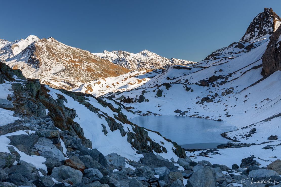 Lac de la Clarée  |  1/40 s à f/9,0 - 100 ISO - 50 mm  |  30/10/2016 - 15:51  |  45°5'6" N 6°29'9" E  |  2459 m