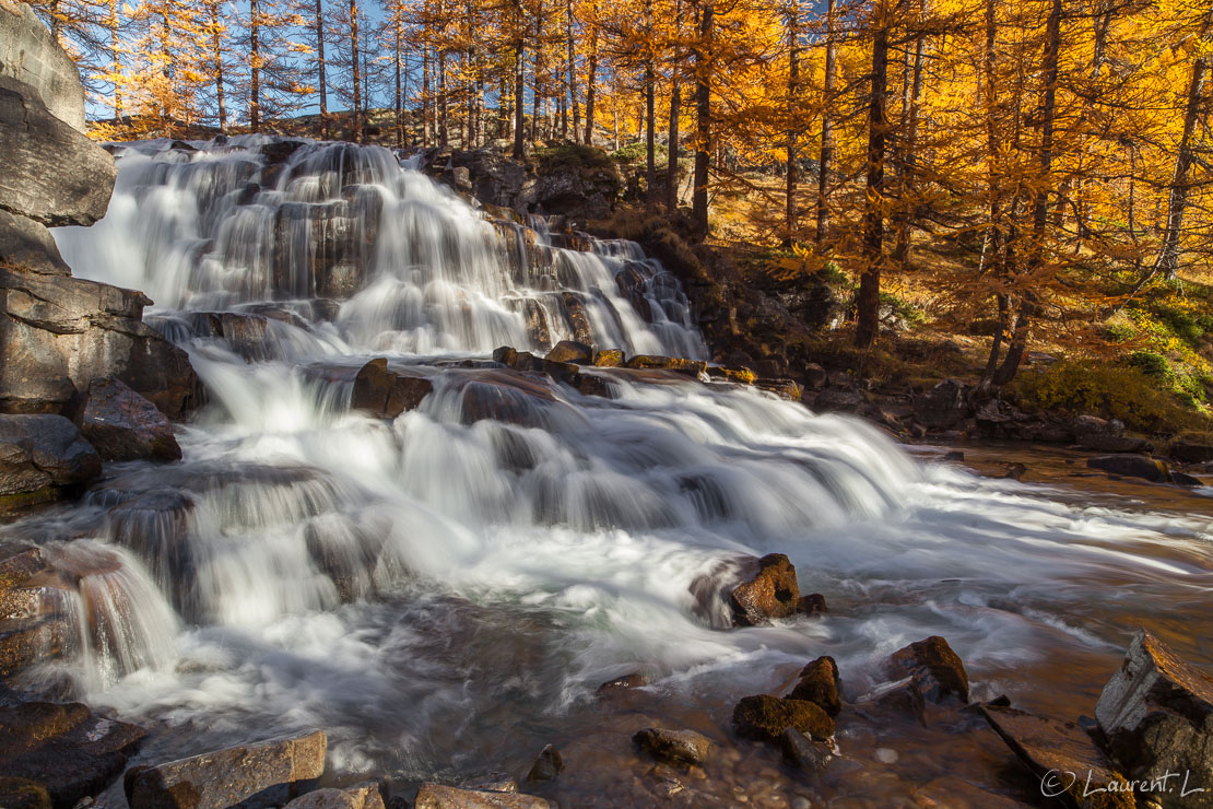 Cascade de Fontcouverte  |  1/4 s à f/11 - 100 ISO - 21 mm  |  29/10/2016 - 09:44  |  45°1'55" N 6°32'56" E  |  1850 m