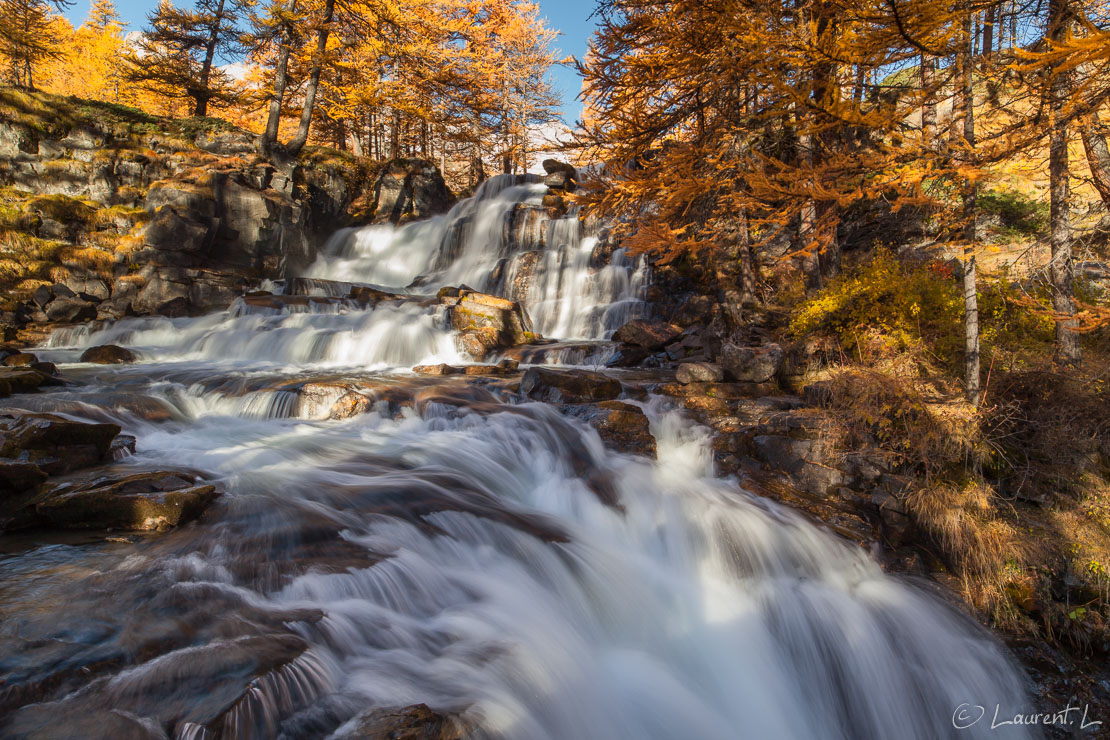 Cascade de Fontcouverte  |  1/4 s à f/11 - 100 ISO - 21 mm  |  29/10/2016 - 09:53  |  45°1'55" N 6°32'56" E  |  1850 m