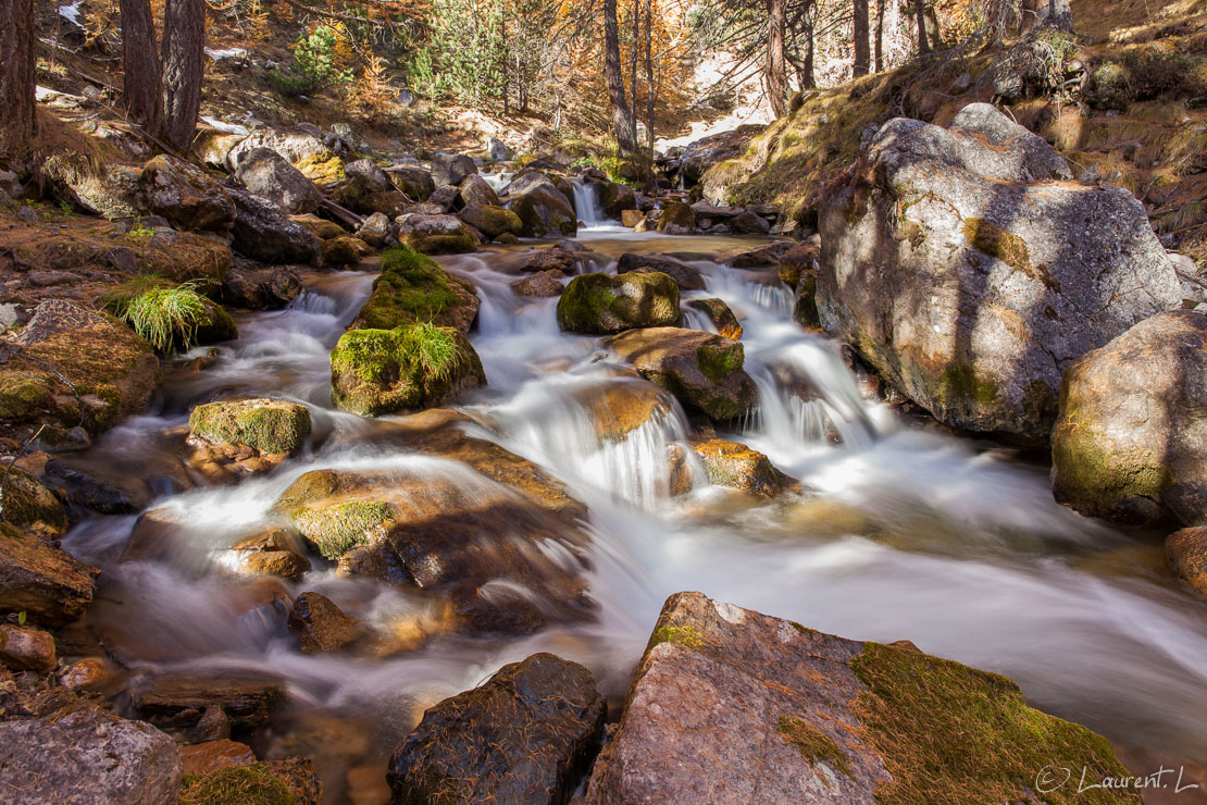 Ruisseau de la vallée Etroite  |  1,0 s à f/11 - 100 ISO - 24 mm  |  29/10/2016 - 14:43  |  45°4'55" N 6°36'40" E  |  1880 m